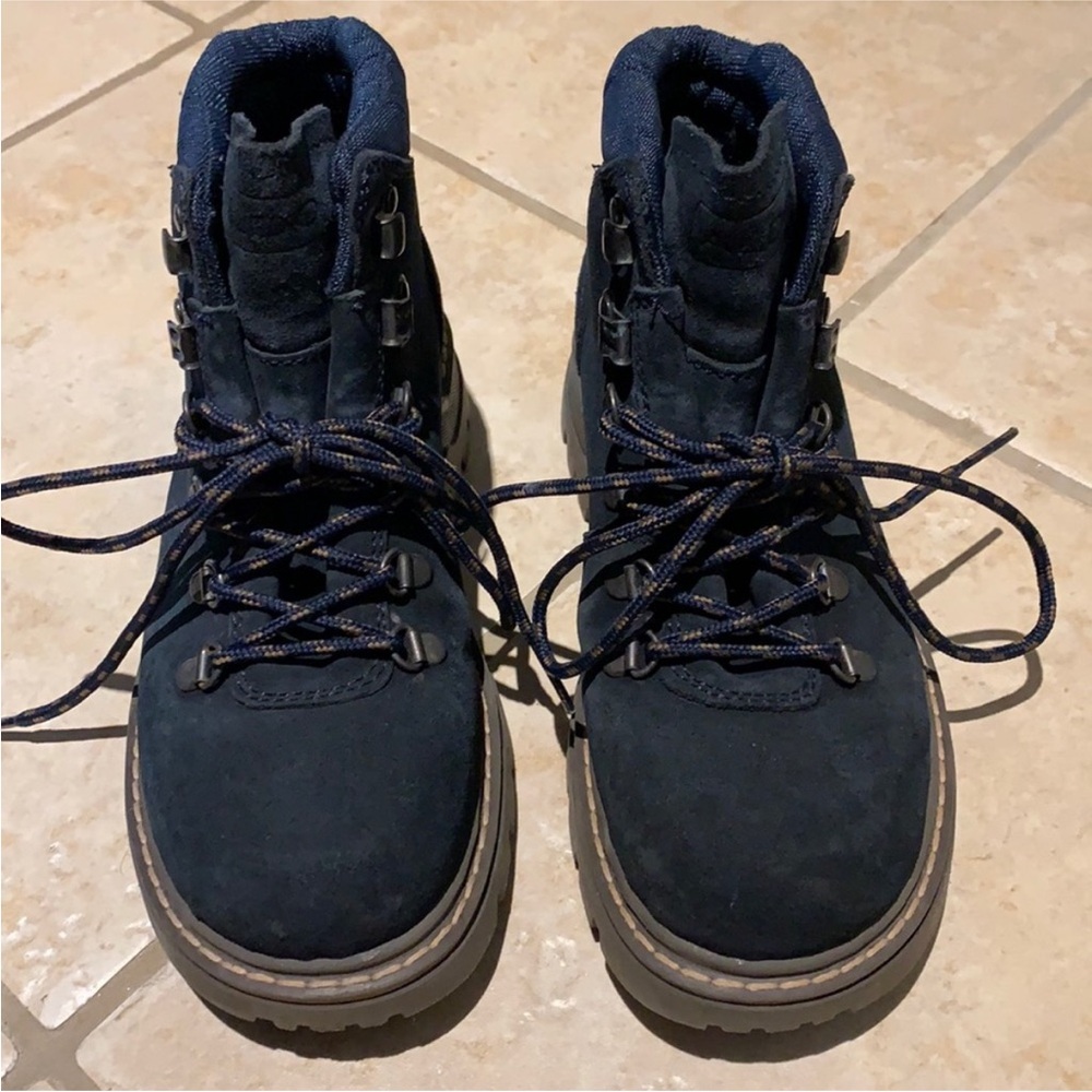 MAKE ME AN OFFER VEUC/Like NEW Blue Suede Aldo Winter Boots - size 37